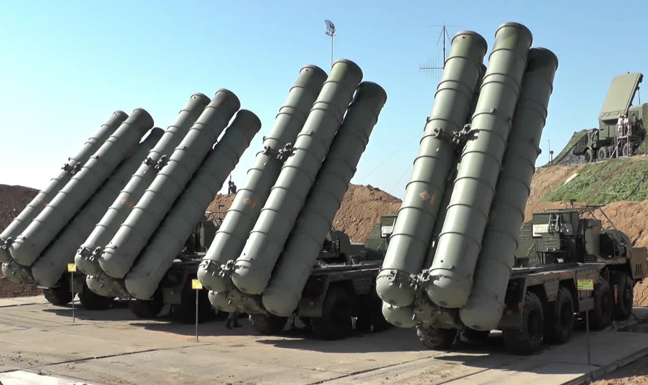 Hindistan, 288 adet S-400 hava savunma füzesi tedarik edilmesini onayladı.